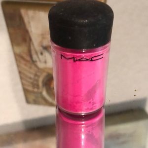 Mac magenta madness pigment